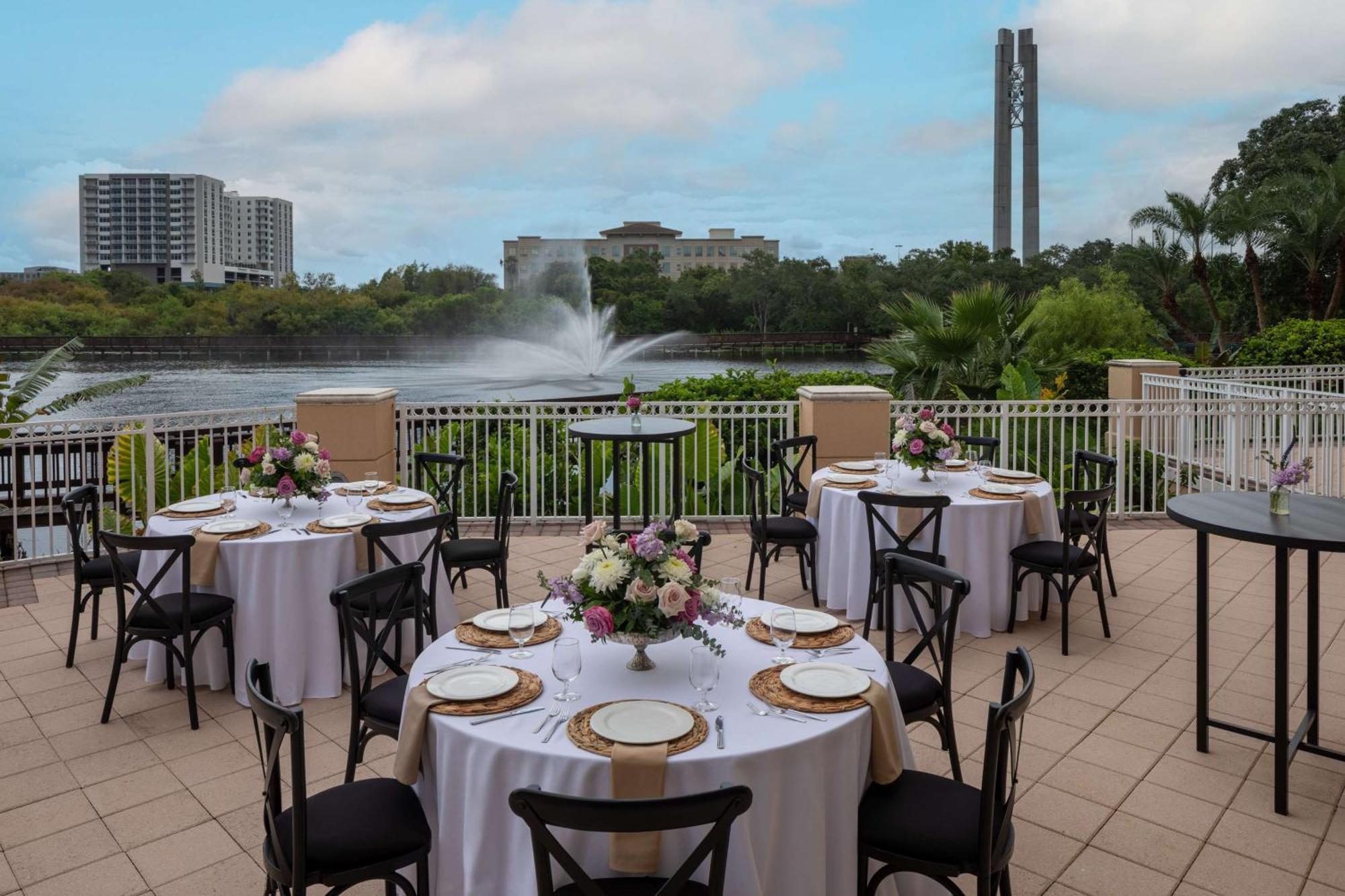 Hotel Hilton St. Petersburg Carillon Park Exterior foto