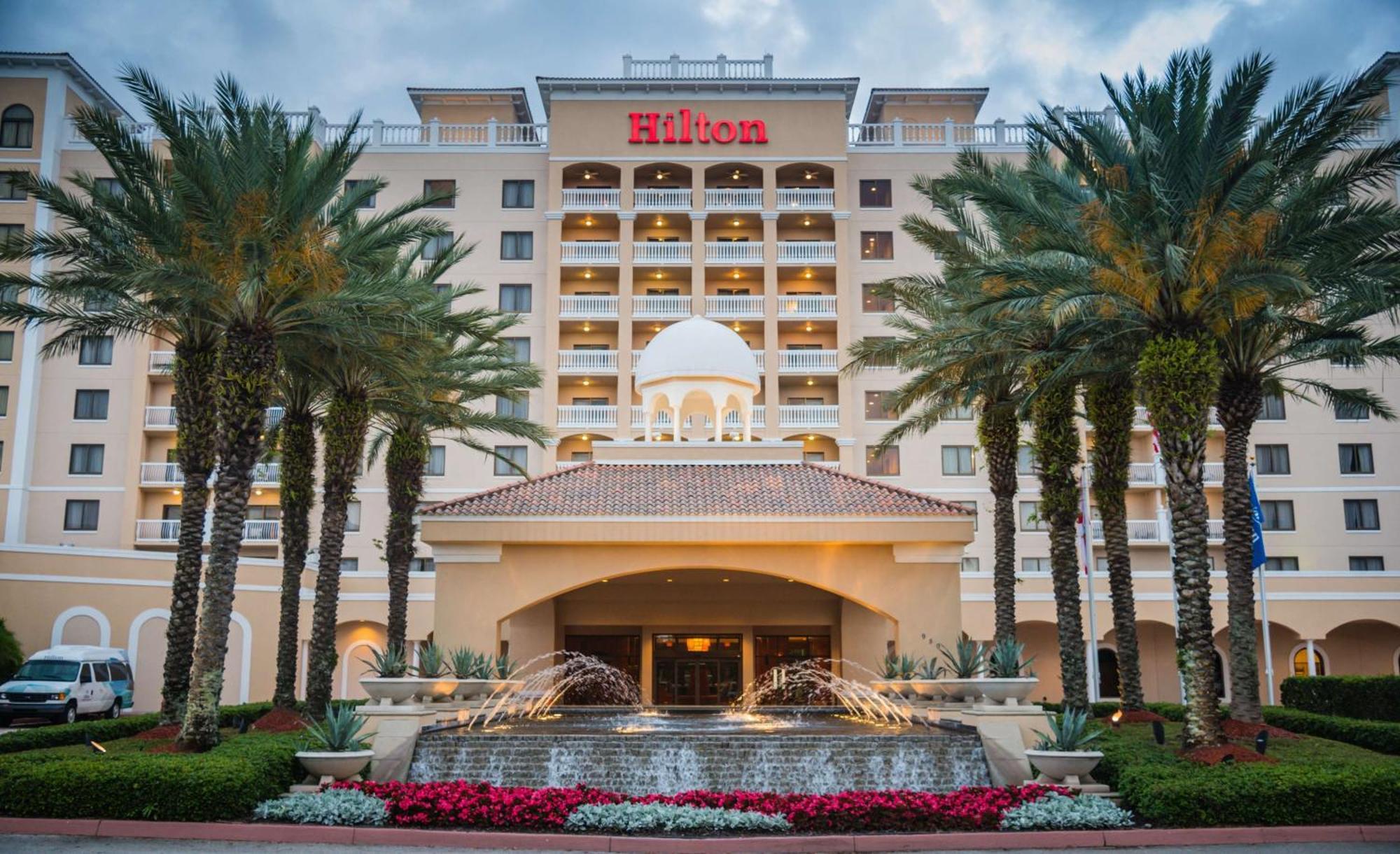 Hotel Hilton St. Petersburg Carillon Park Exterior foto